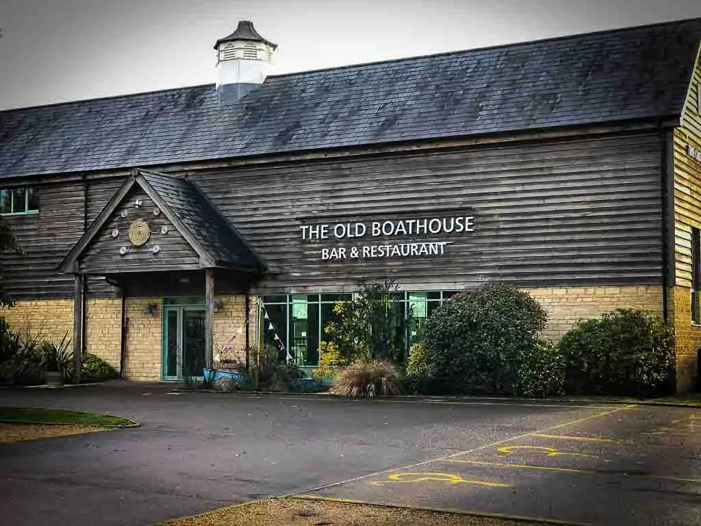 boathouse restaurant in the cotswolds, uk