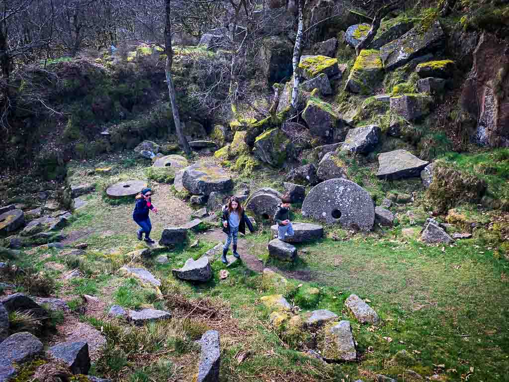 padley gorge milestones from above