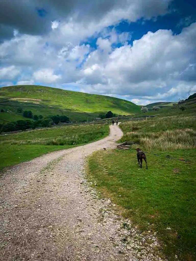 trail across fields to three shires head